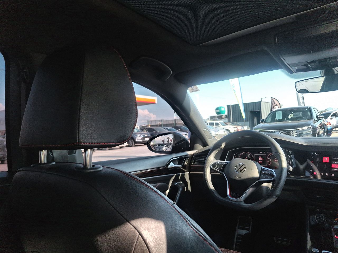 Volkswagen Jetta — foto 17 de 30