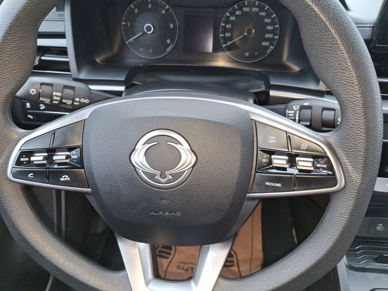 SSANGYONG - 18