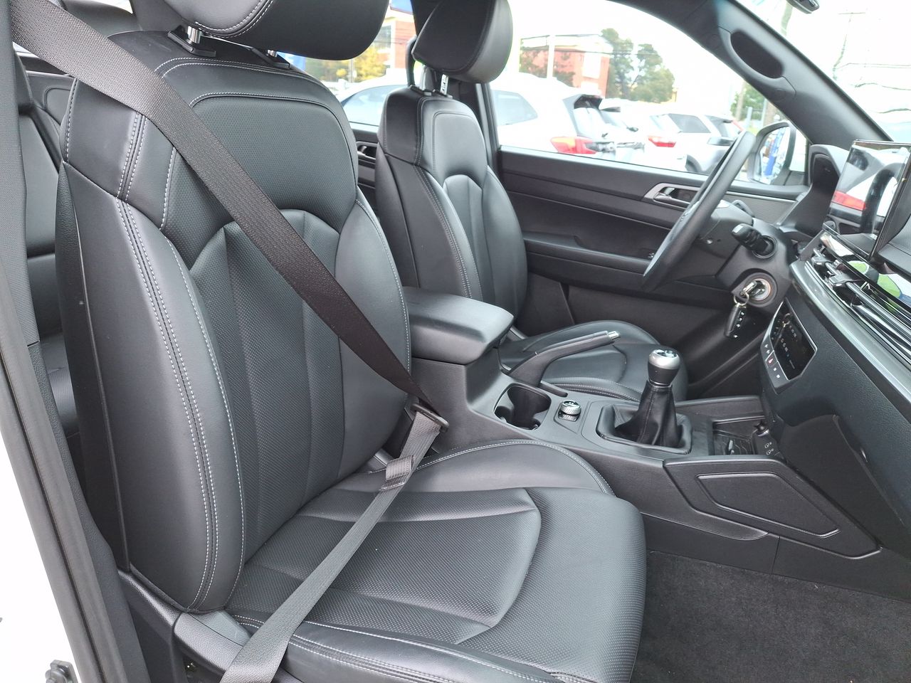 SSANGYONG - 25