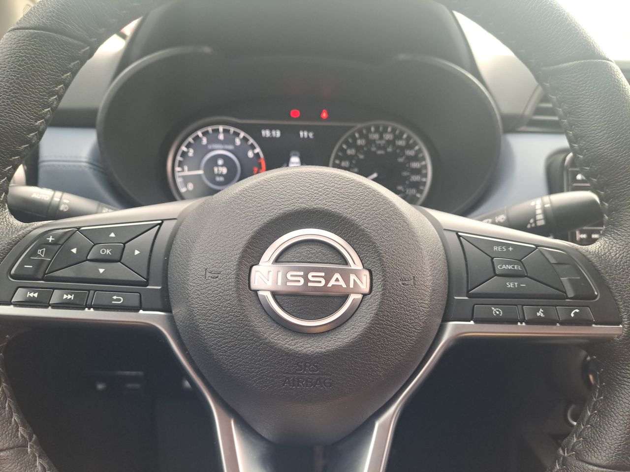 NISSAN - 17