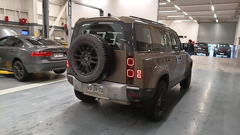 LAND ROVER - 4