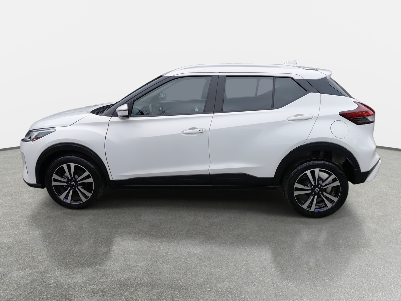NISSAN - 4