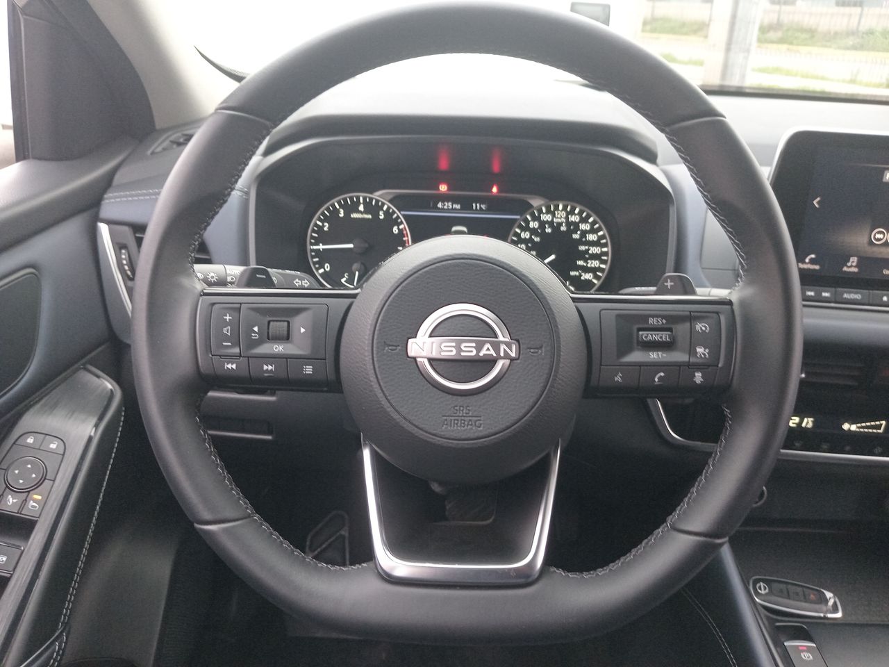NISSAN - 25