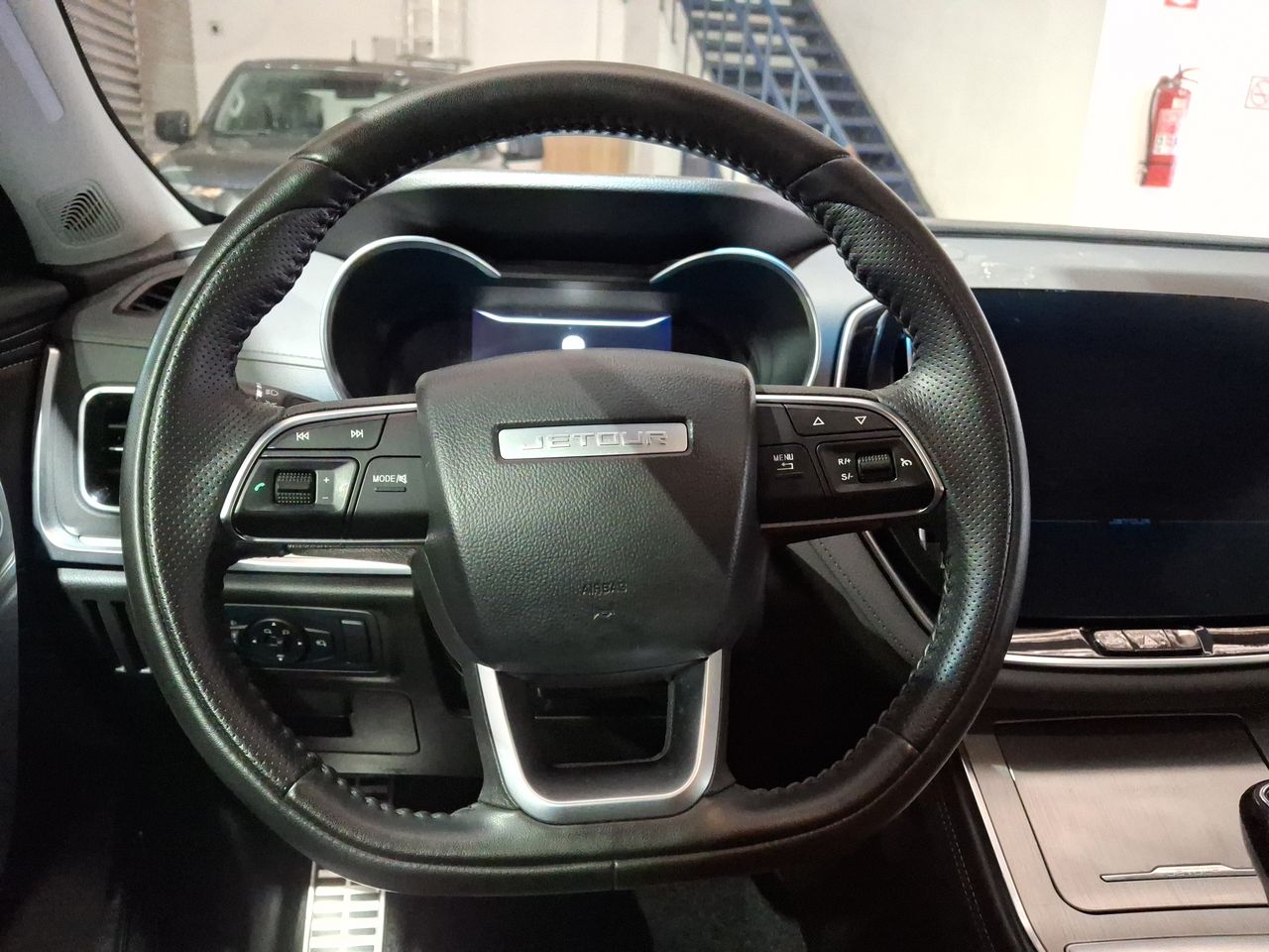 Jetour X70 — foto 25 de 37