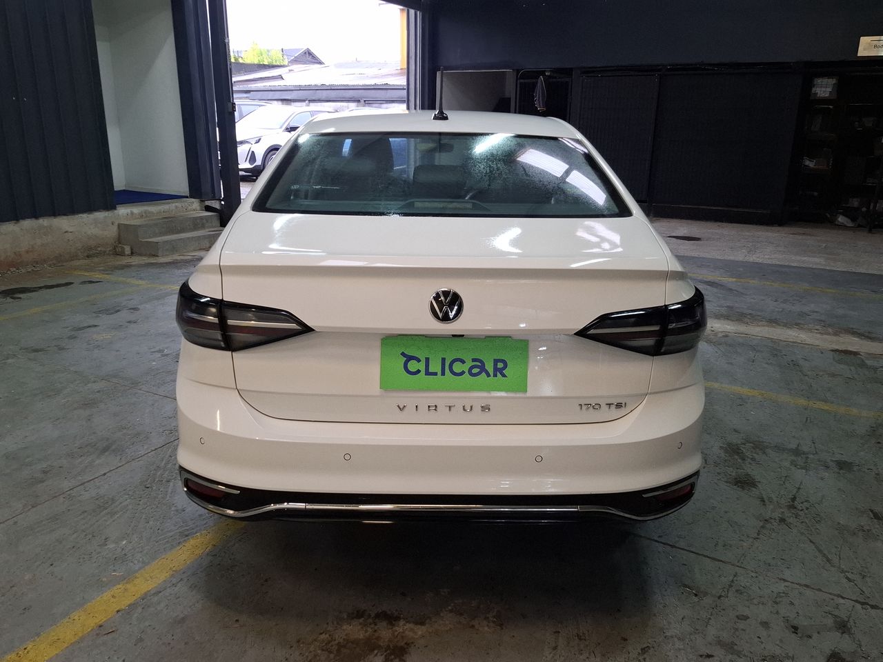 VOLKSWAGEN - 6