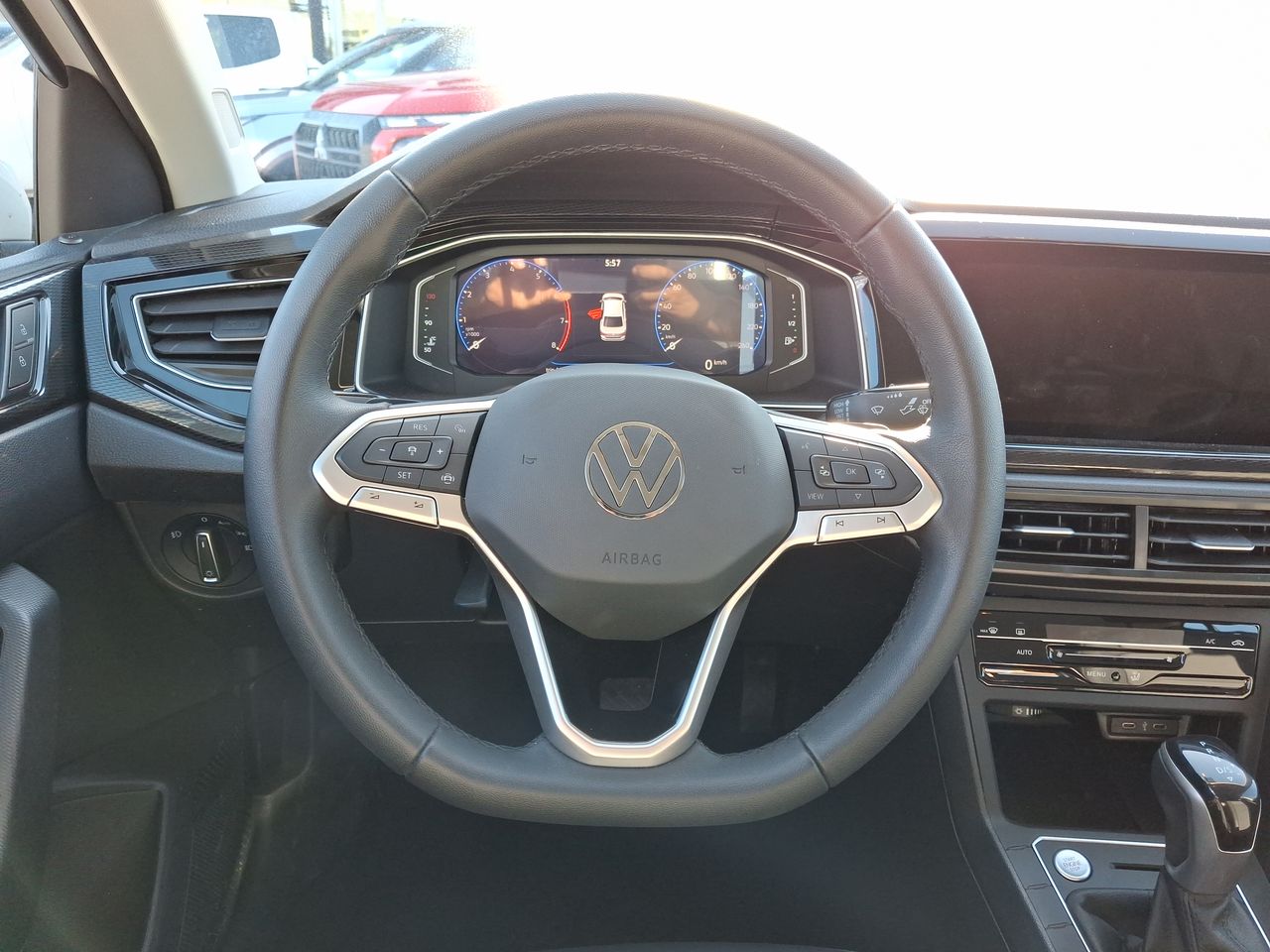 VOLKSWAGEN - 24