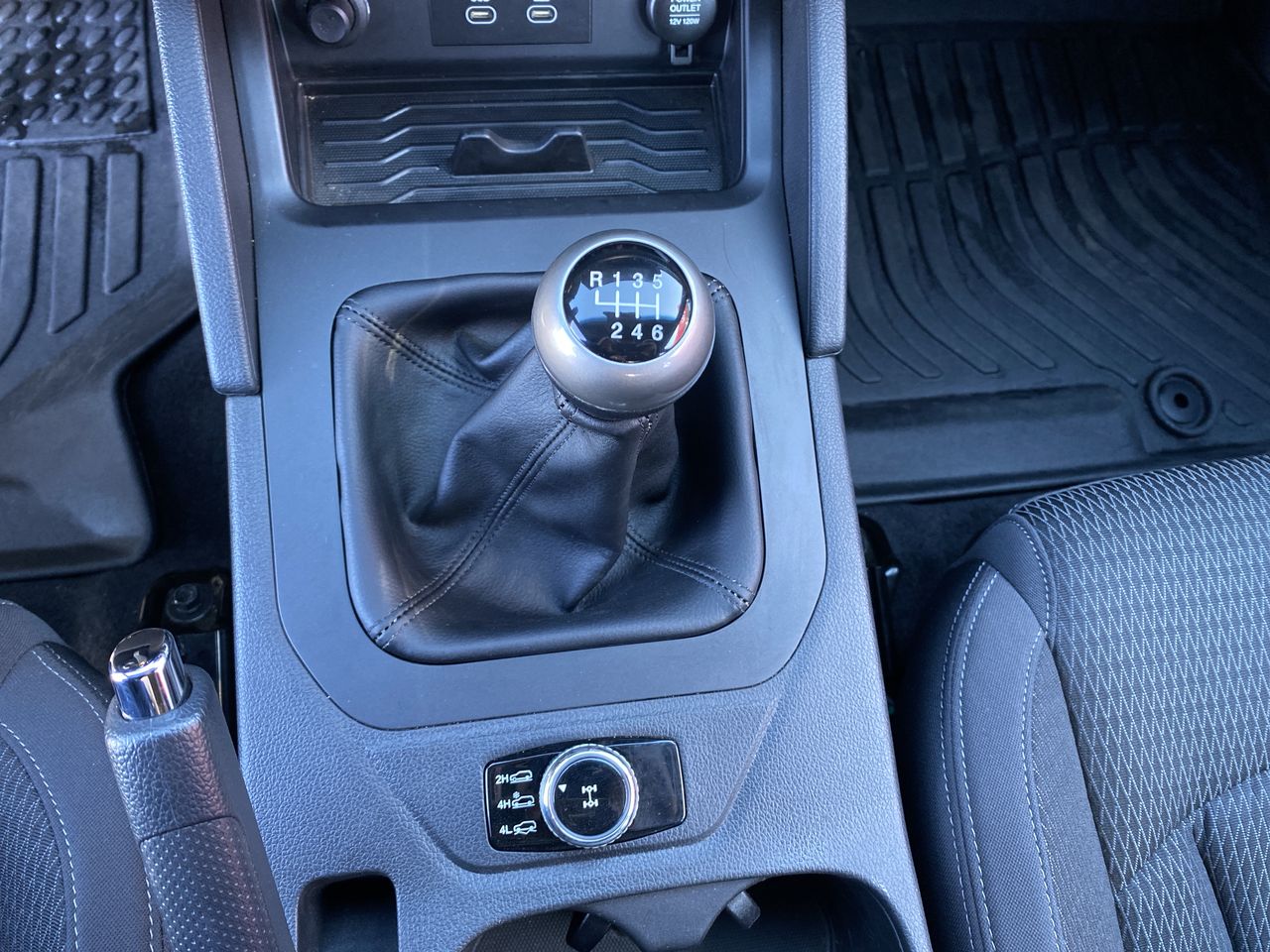 SsangYong Musso — foto 25 de 28