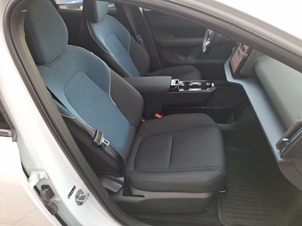 VOLVO - 30