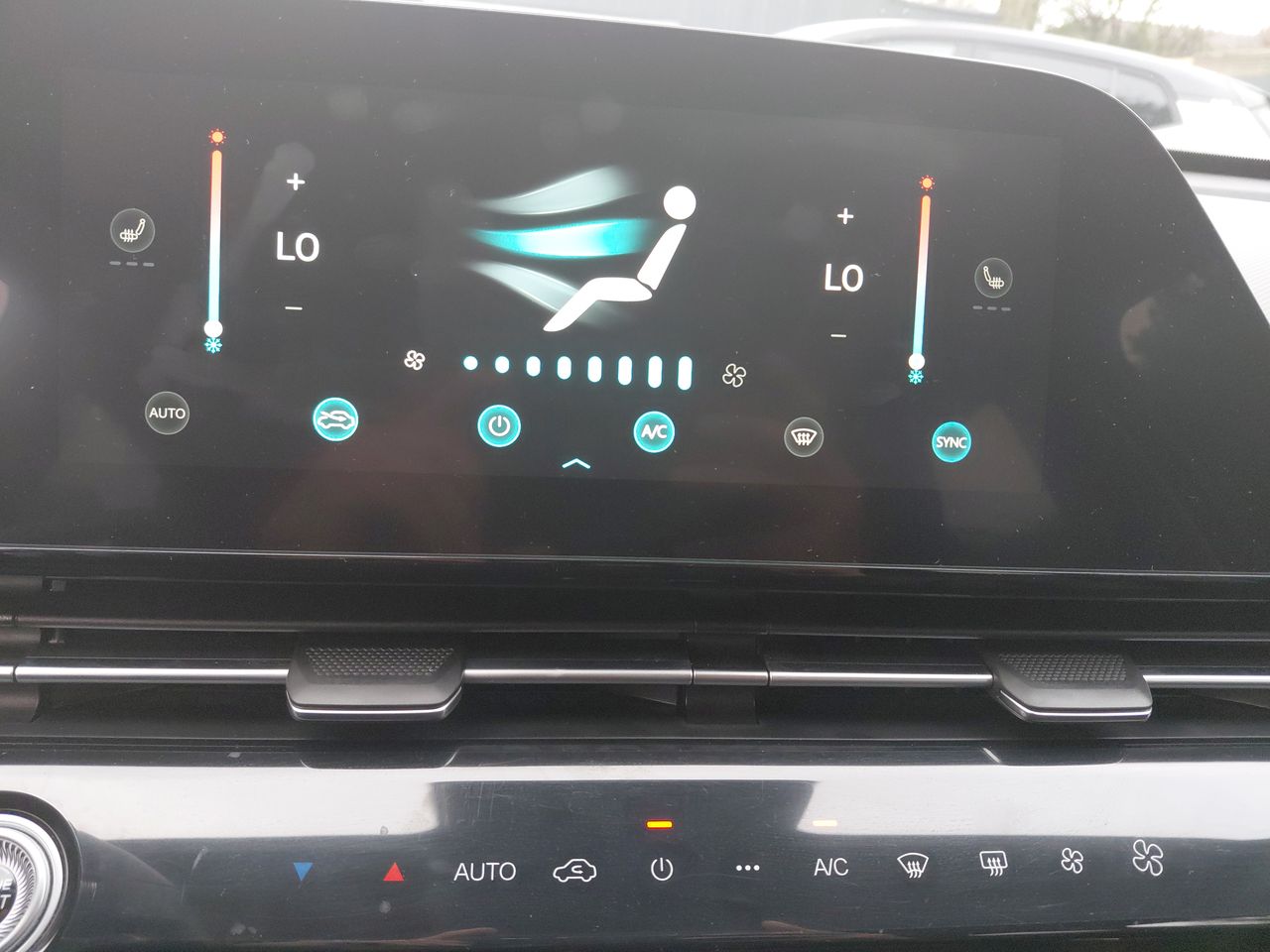 Omoda C5 — foto 20 de 26