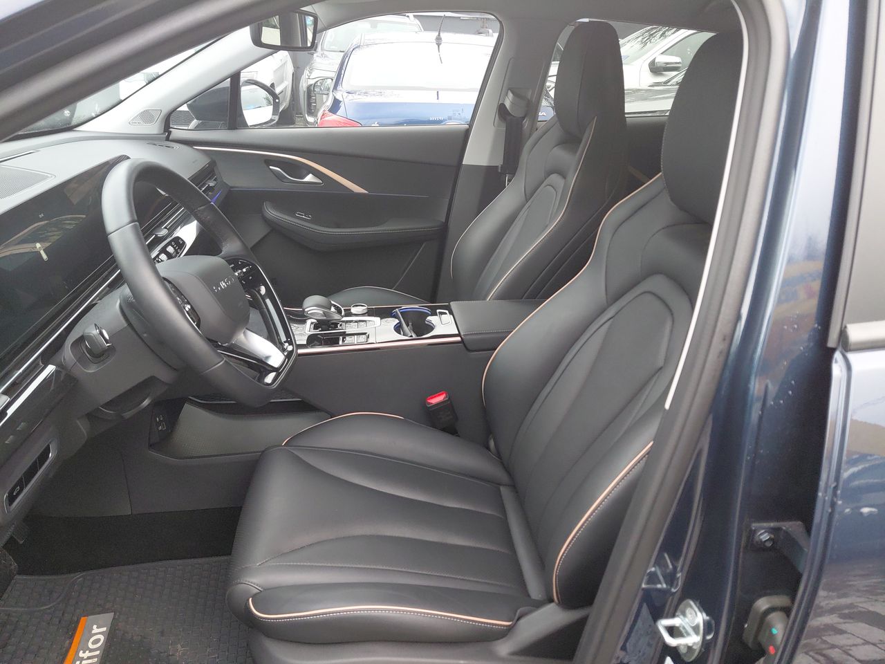 Omoda C5 — foto 14 de 26