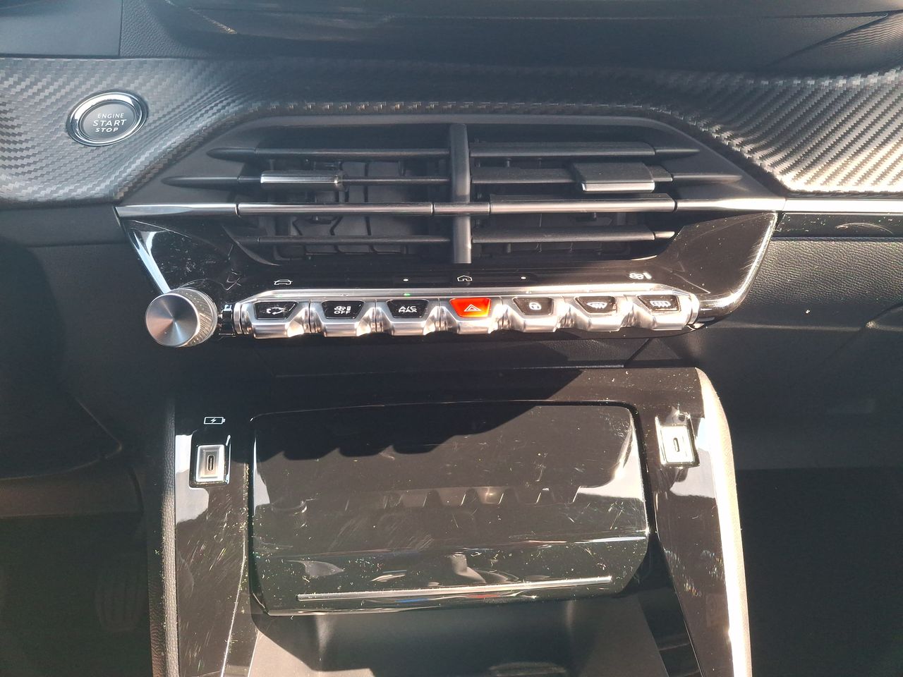 Peugeot 2008 — foto 30 de 35