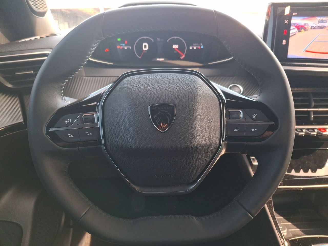 Peugeot 2008 — foto 25 de 35