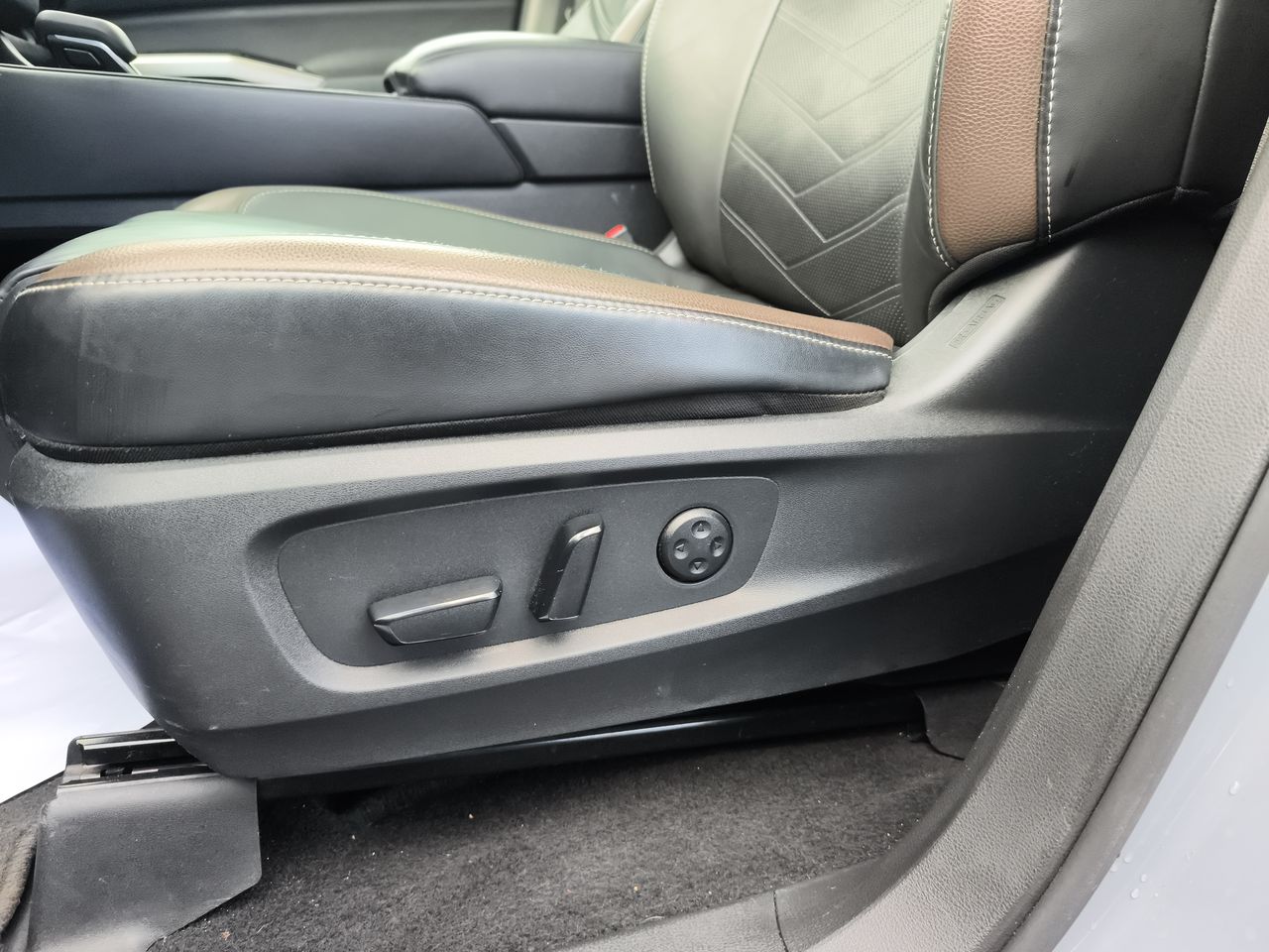 Nissan Pathfinder — foto 22 de 36