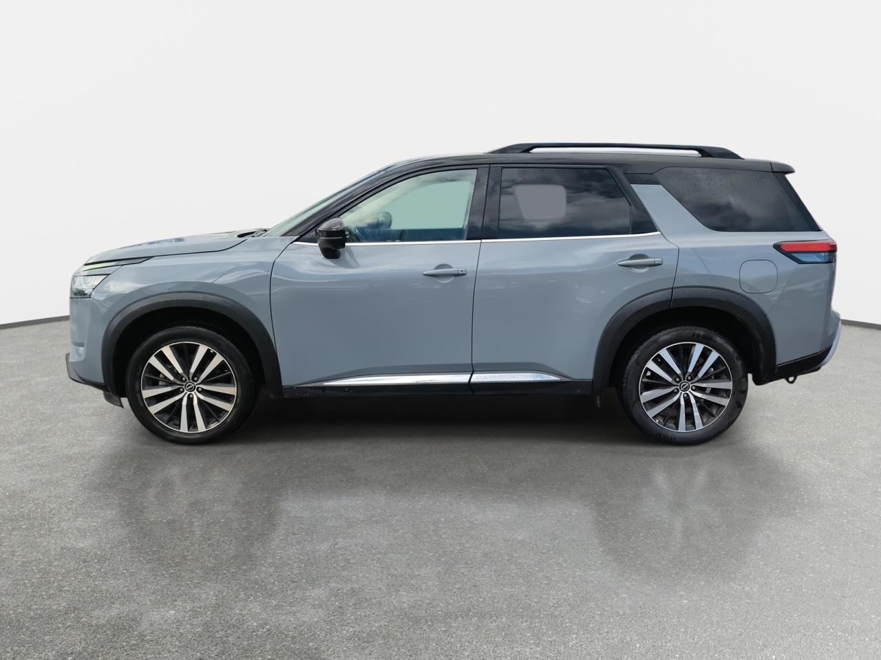 NISSAN - 4