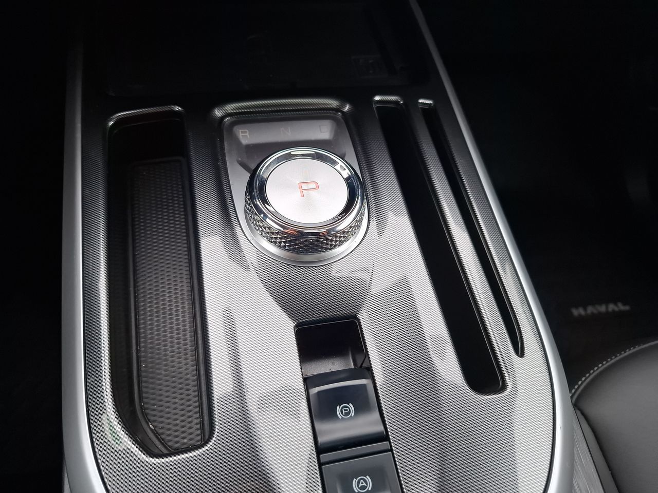 Great Wall Haval Jolion — foto 24 de 29