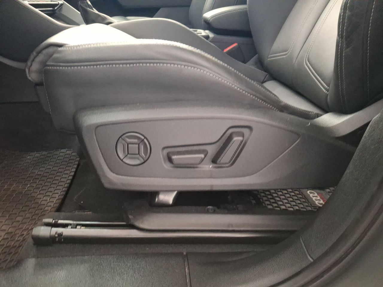 AUDI - 15