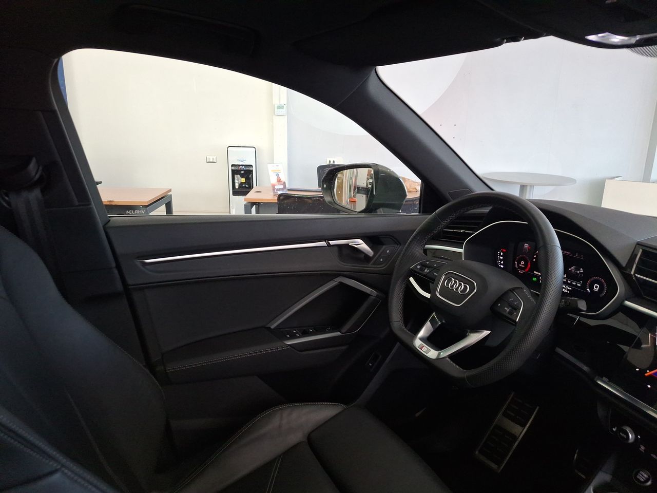 AUDI - 8