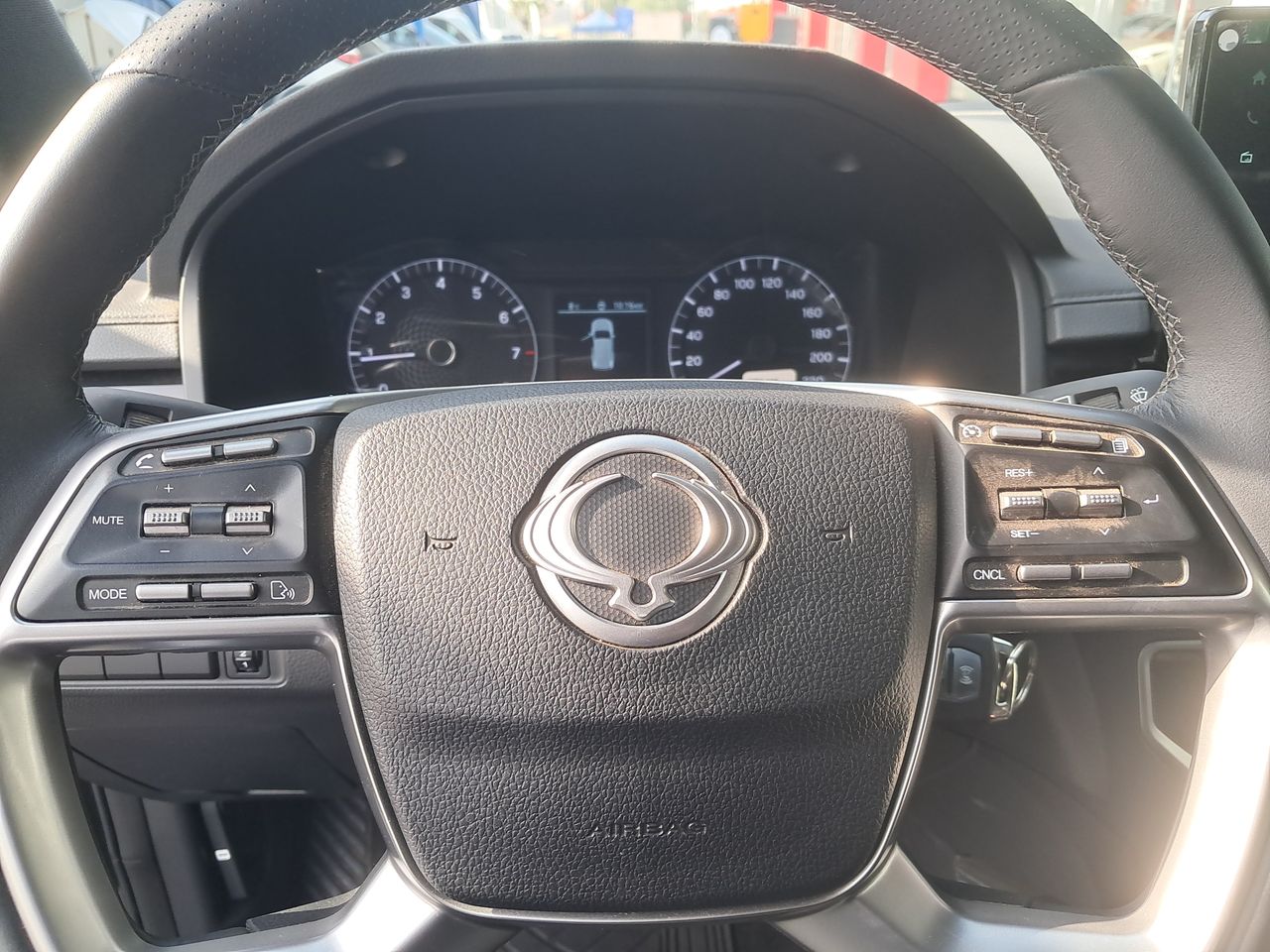 SSANGYONG - 25