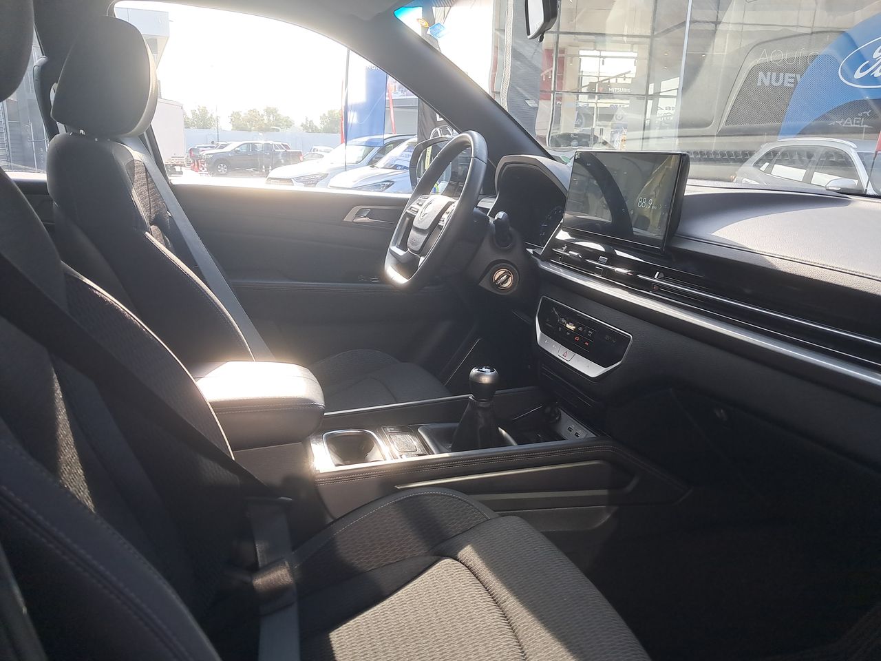 SSANGYONG - 16