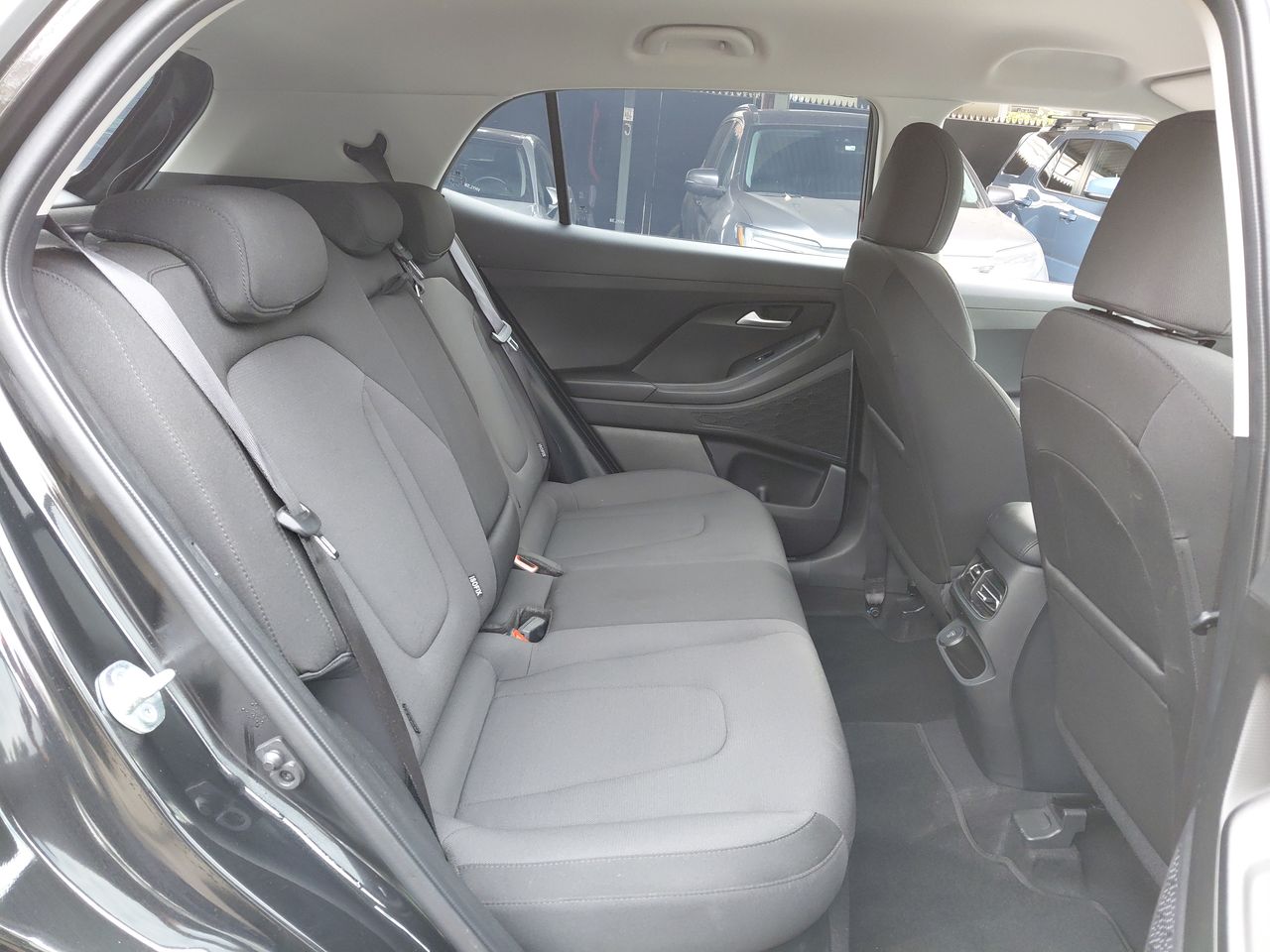 HYUNDAI - 24