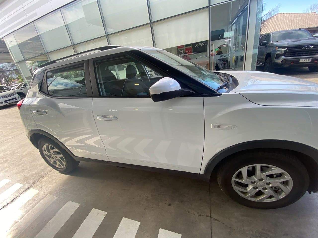 MAHINDRA - 3