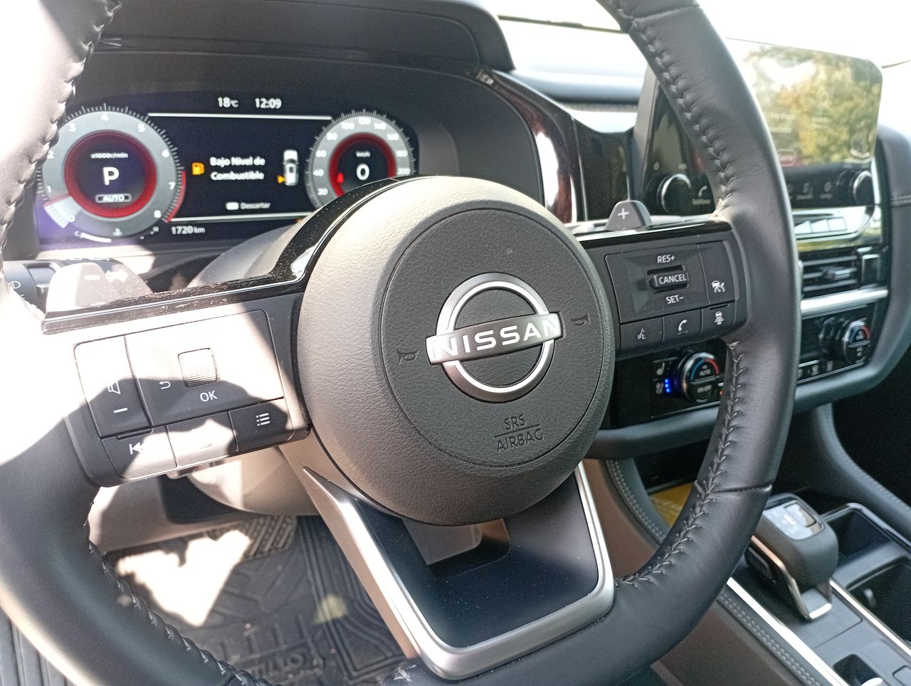 NISSAN - 16