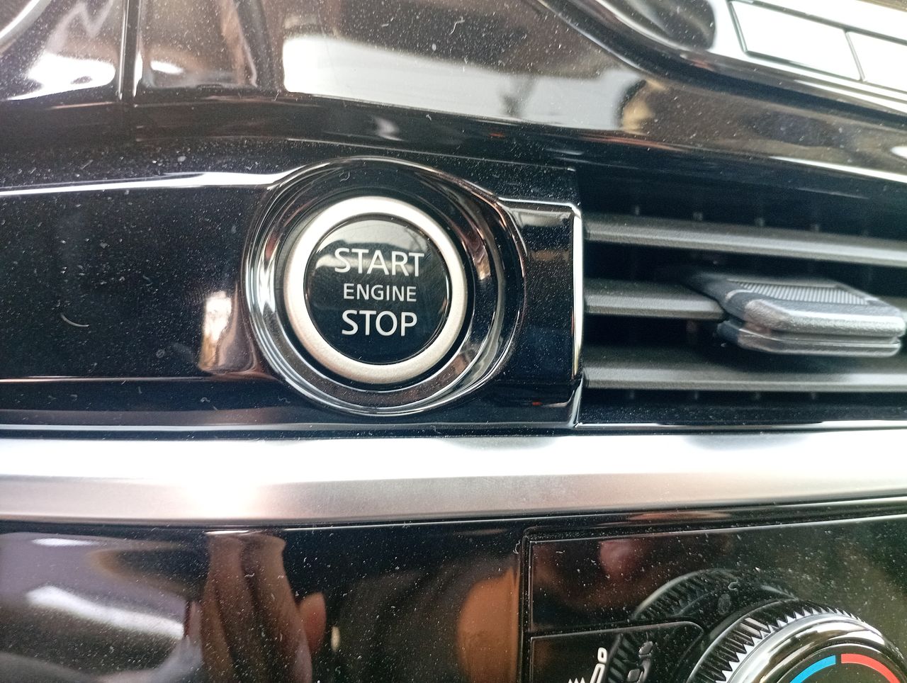 NISSAN - 27