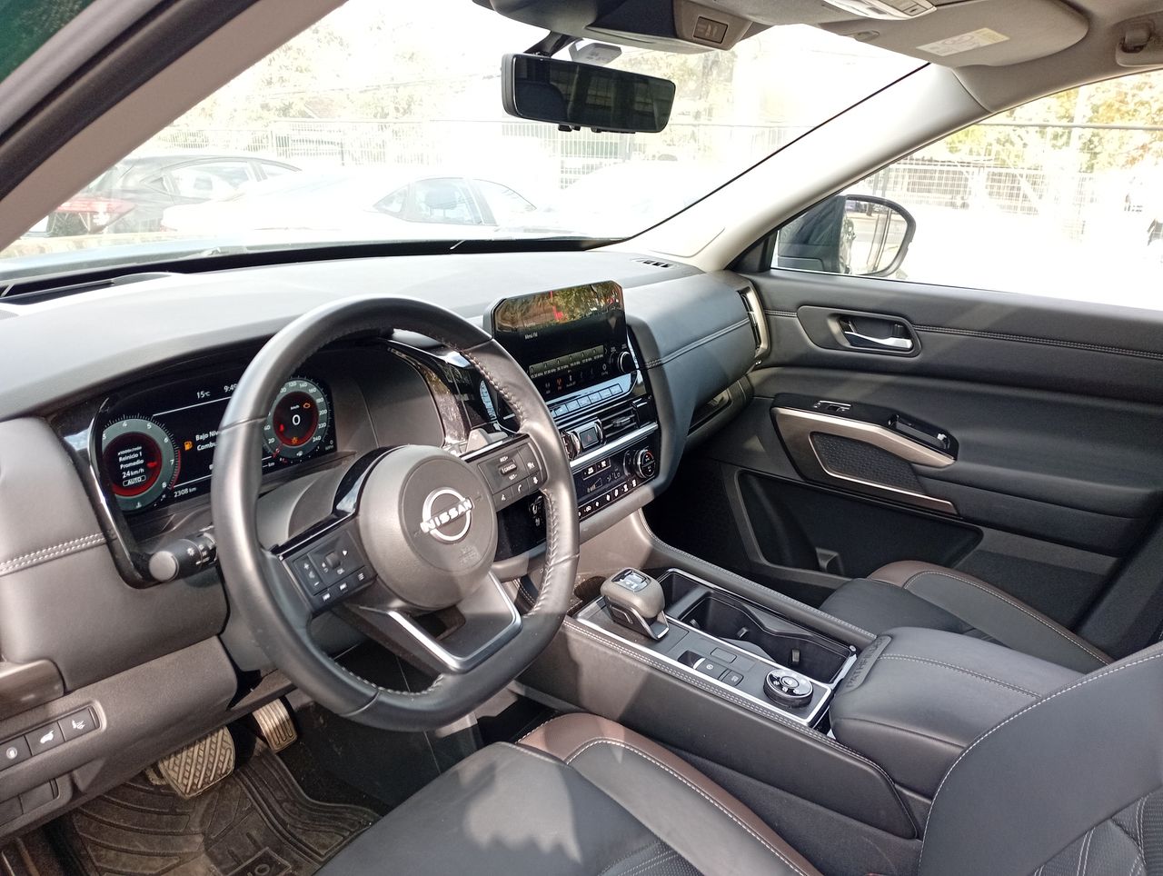 NISSAN - 16