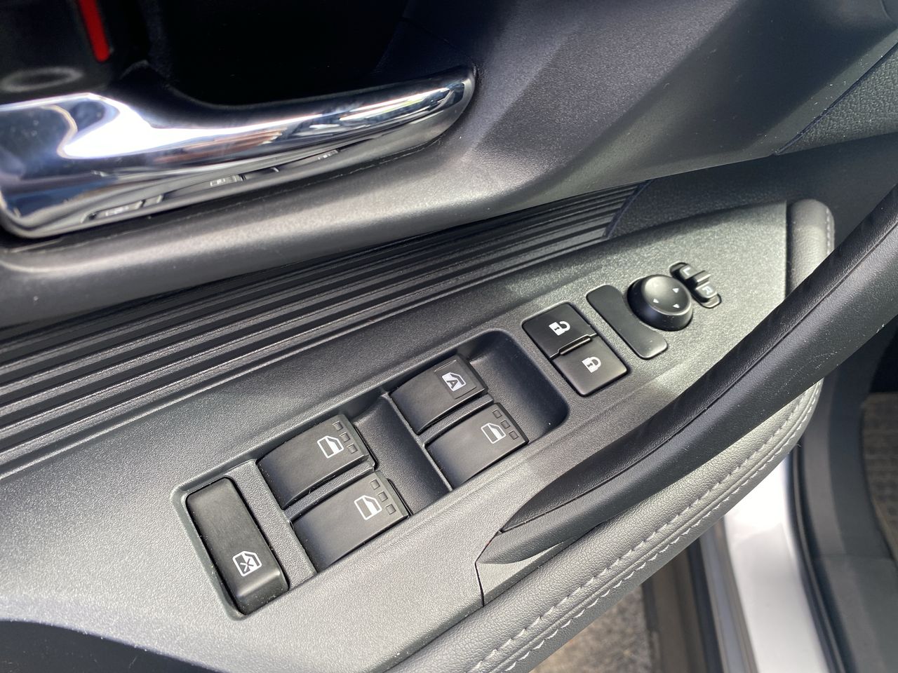 Toyota Yaris Cross — foto 23 de 35