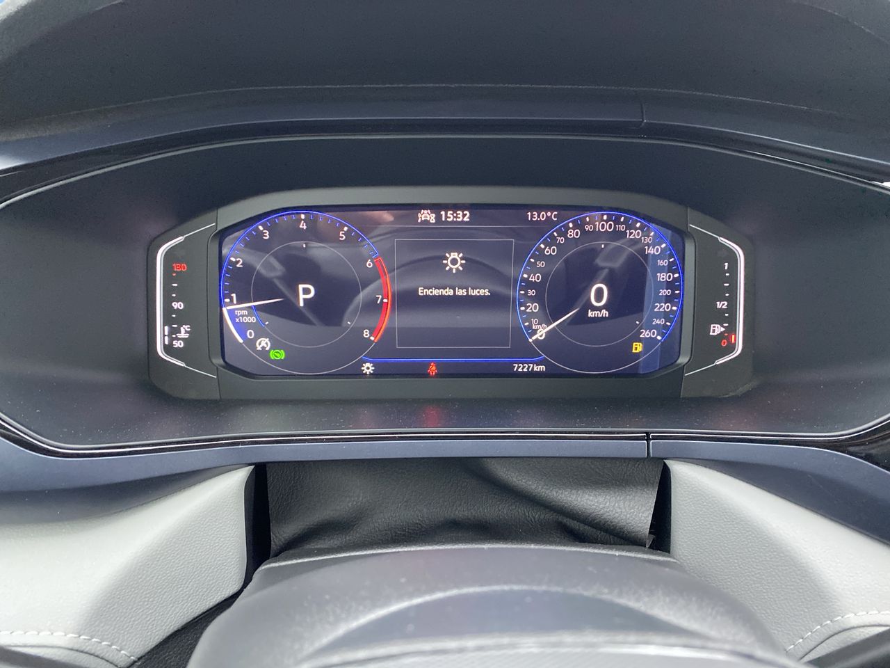 VOLKSWAGEN - 26