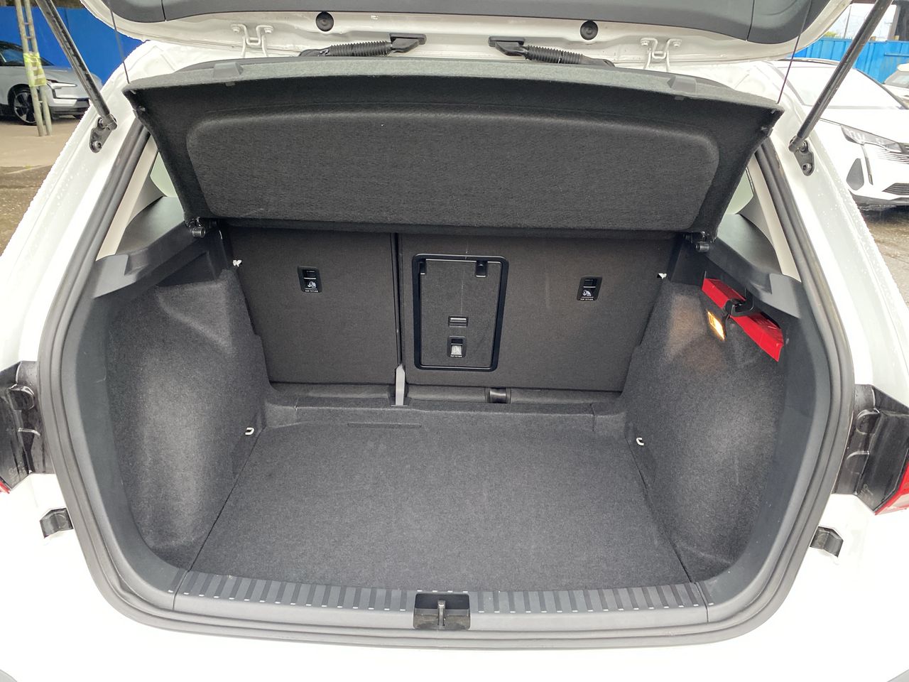 VOLKSWAGEN - 20