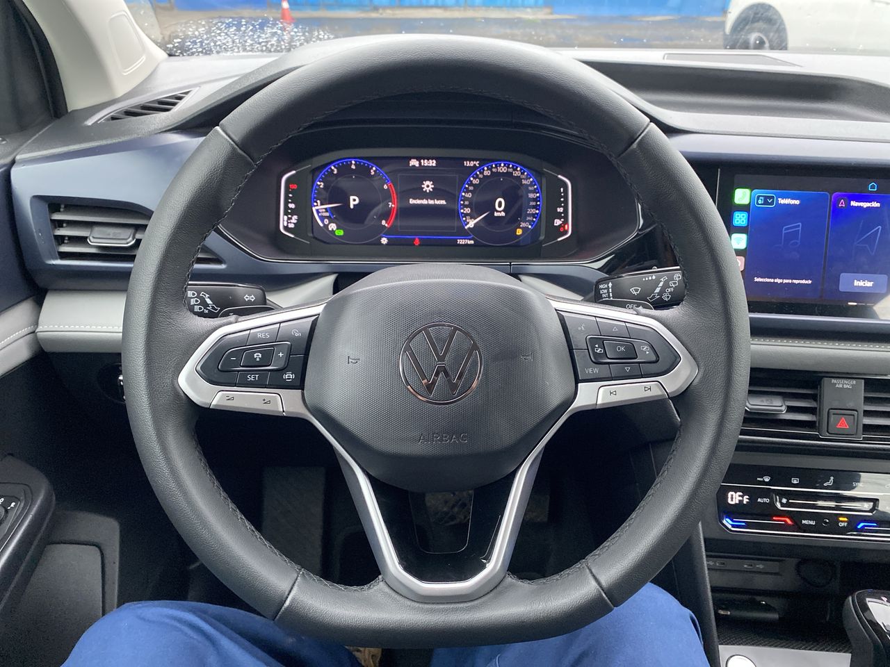 VOLKSWAGEN - 24