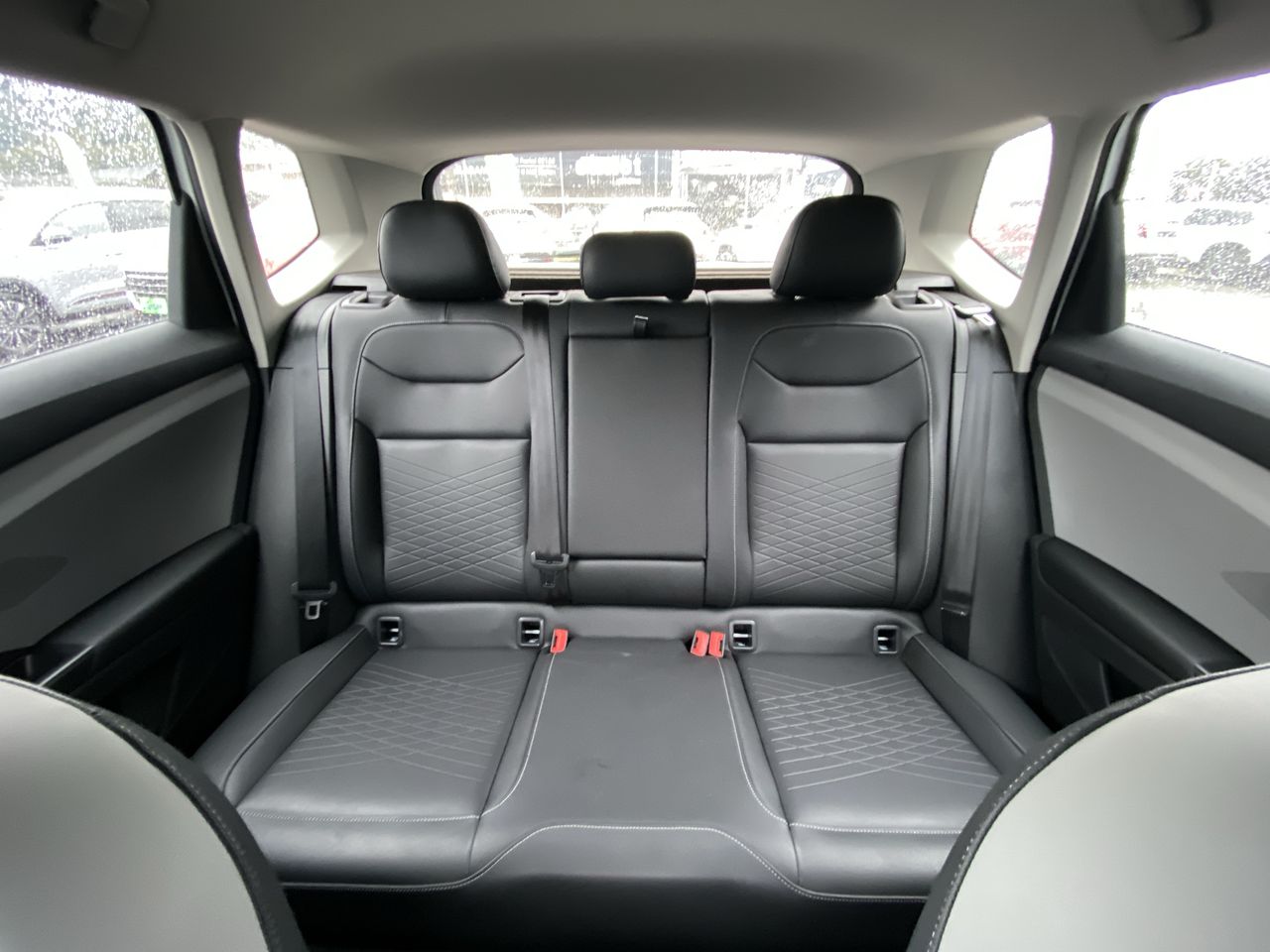 VOLKSWAGEN - 13