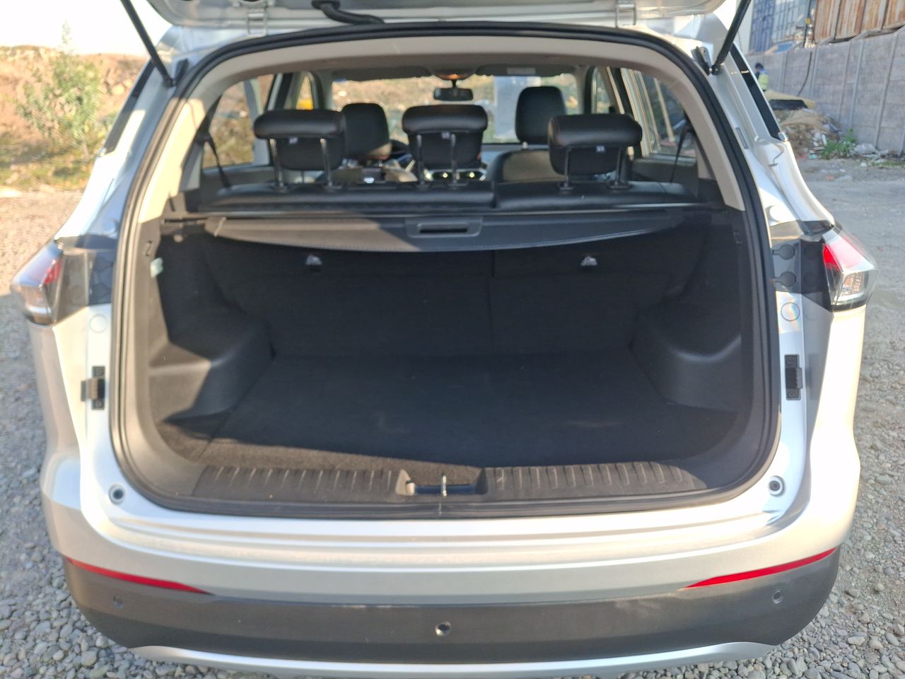KIA Sonet — foto 22 de 33