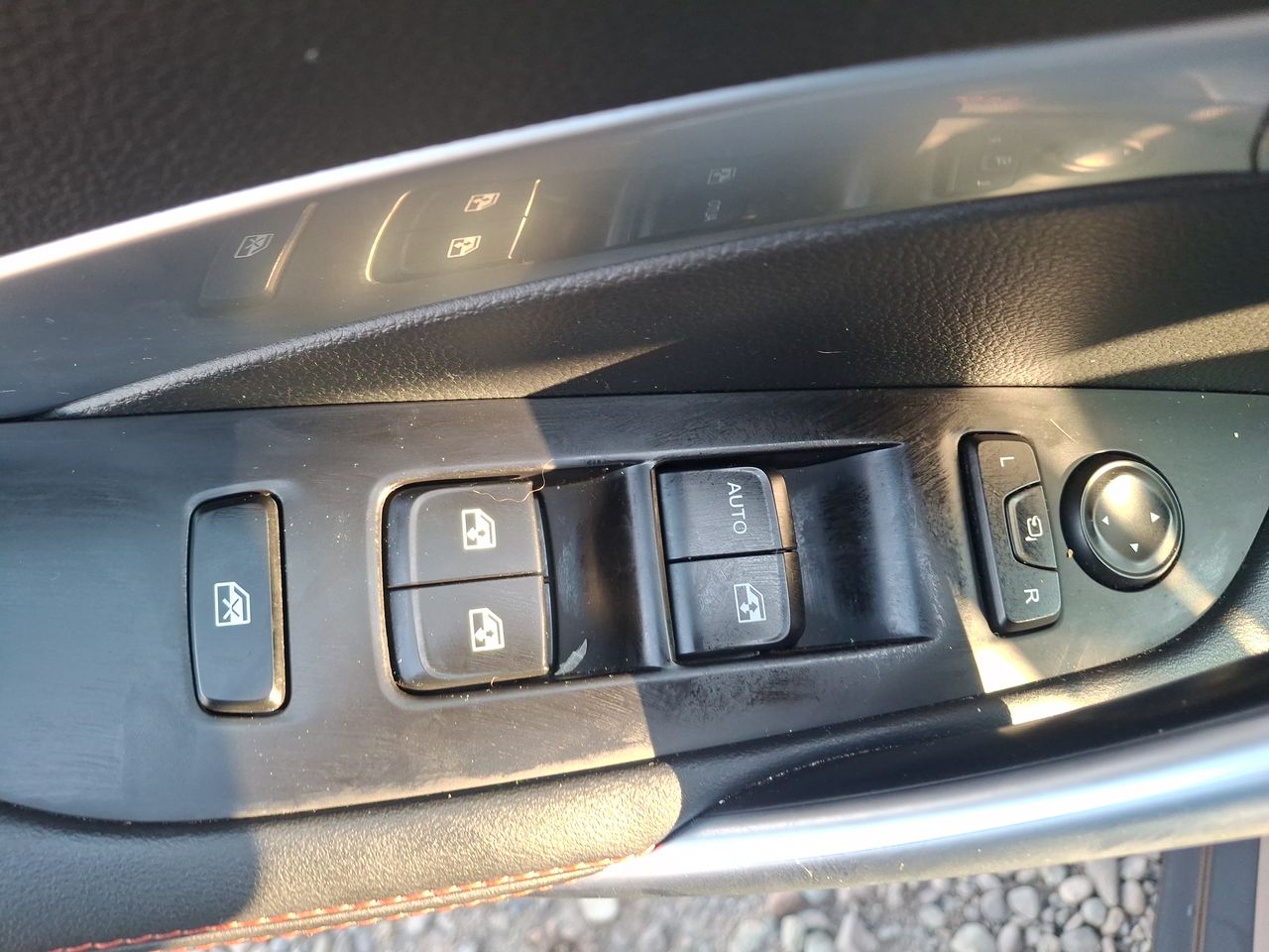 KIA Sonet — foto 23 de 33