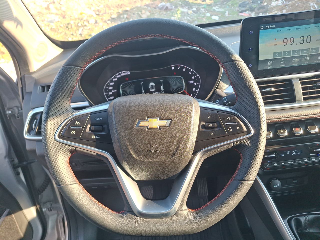 KIA Sonet — foto 25 de 33