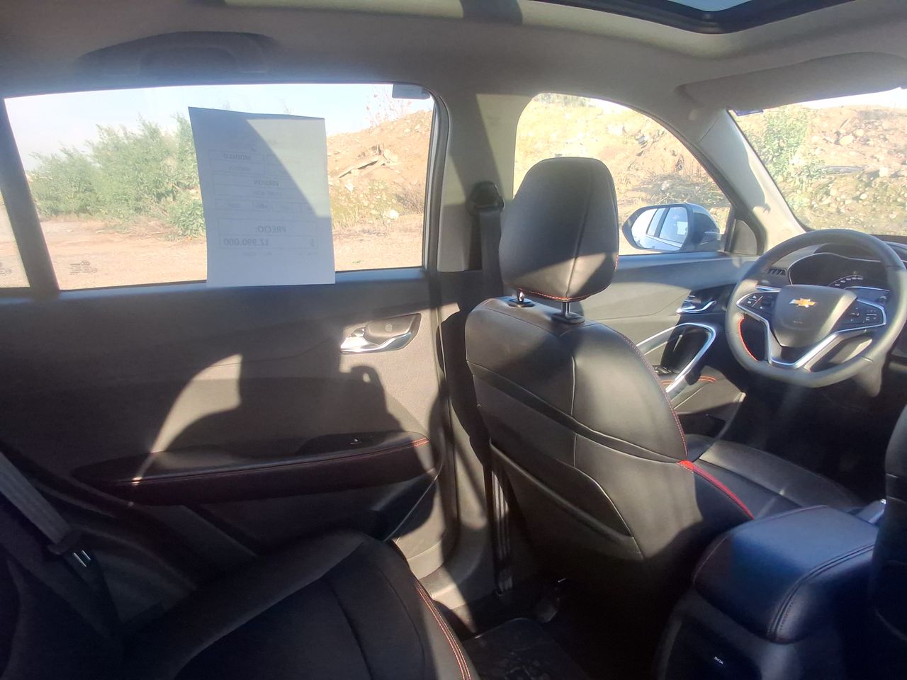 KIA Sonet — foto 16 de 33