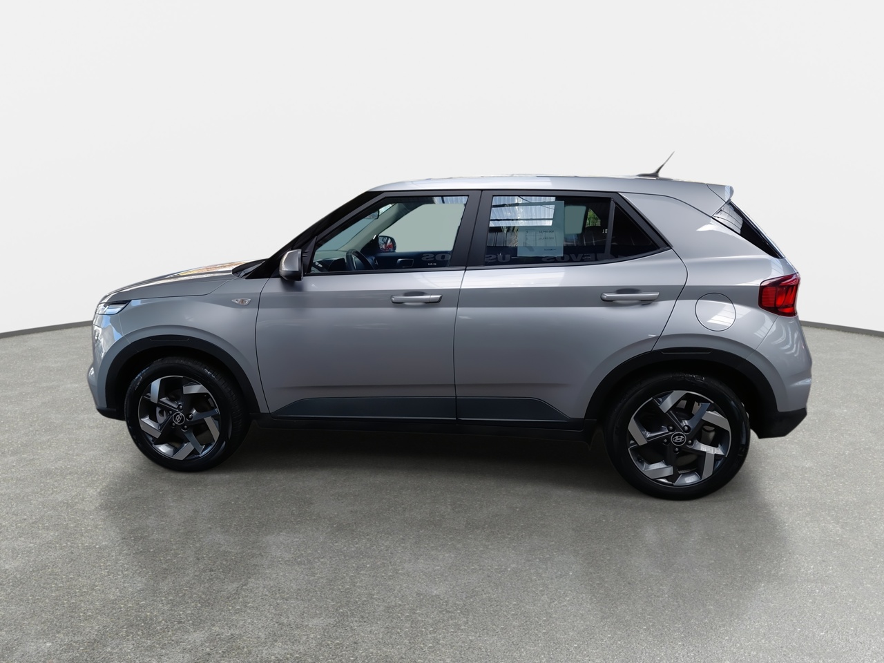 HYUNDAI - 4