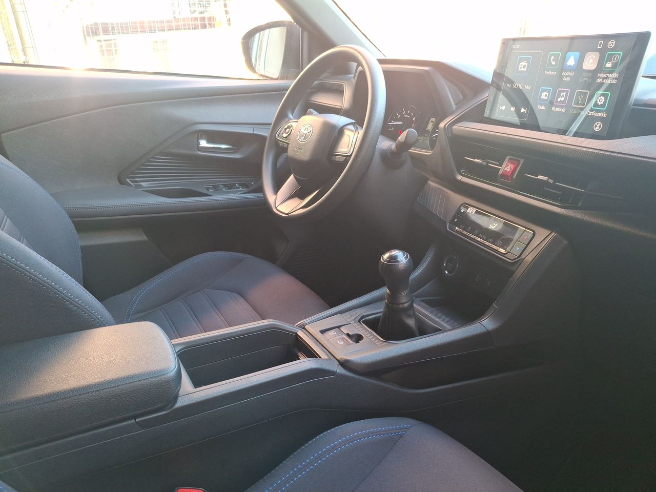 Toyota Yaris Cross — foto 9 de 27