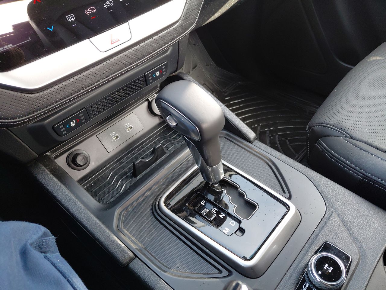 SSANGYONG - 24