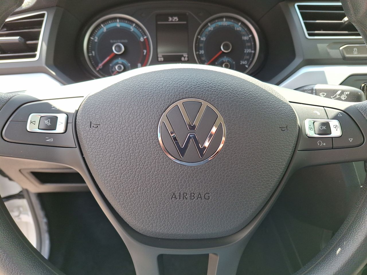 VOLKSWAGEN - 24