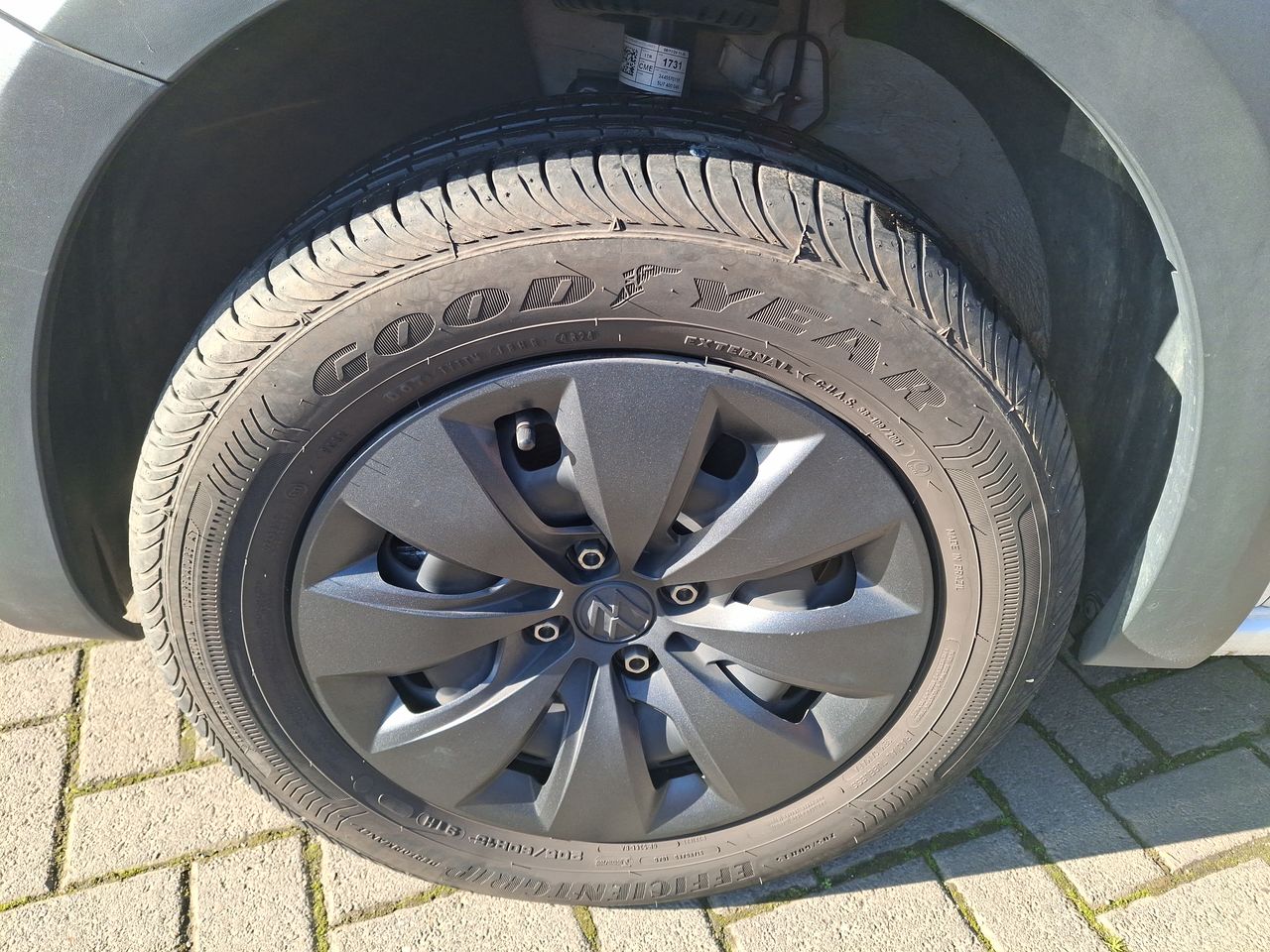 VOLKSWAGEN - 17