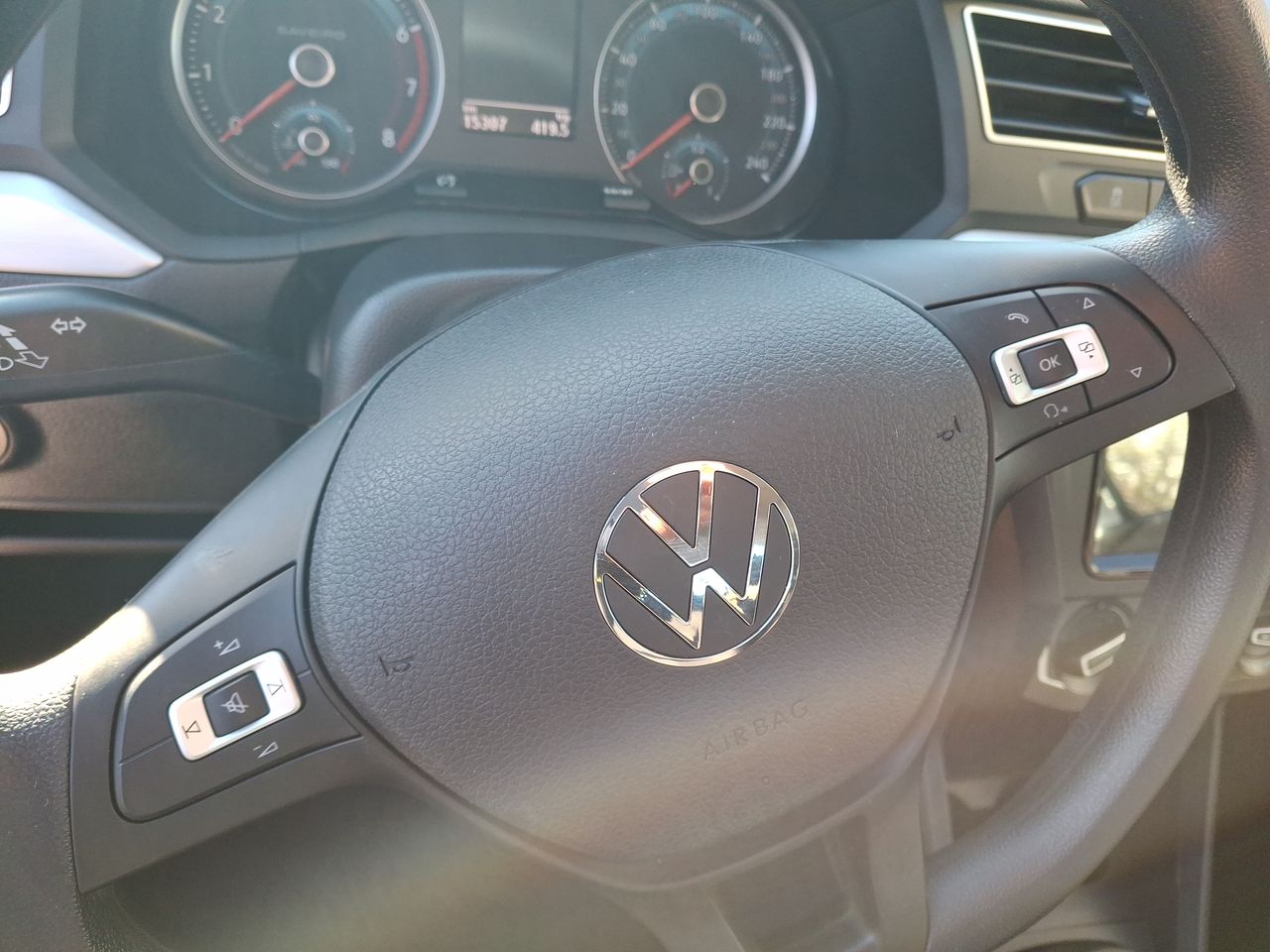 VOLKSWAGEN - 25