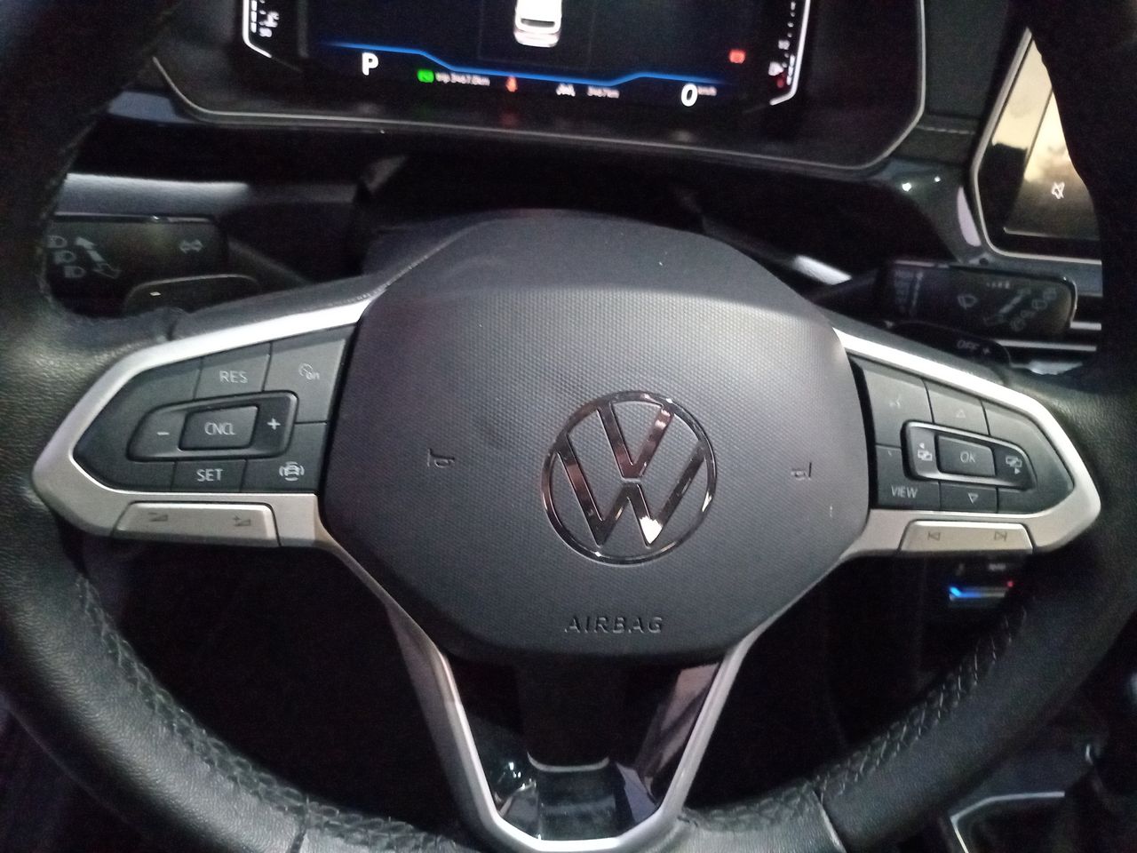 VOLKSWAGEN - 24