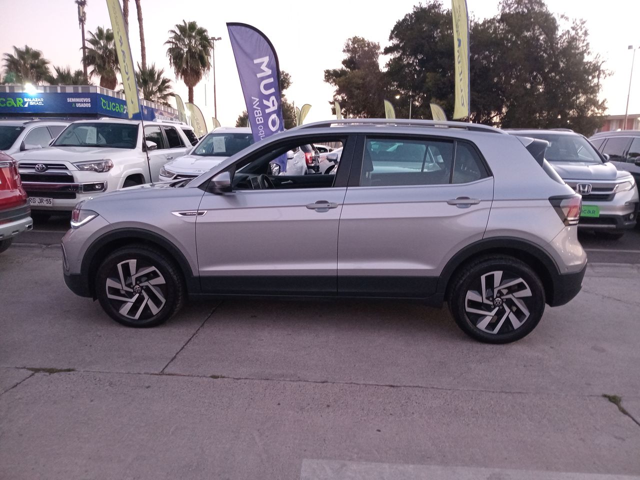 VOLKSWAGEN - 4