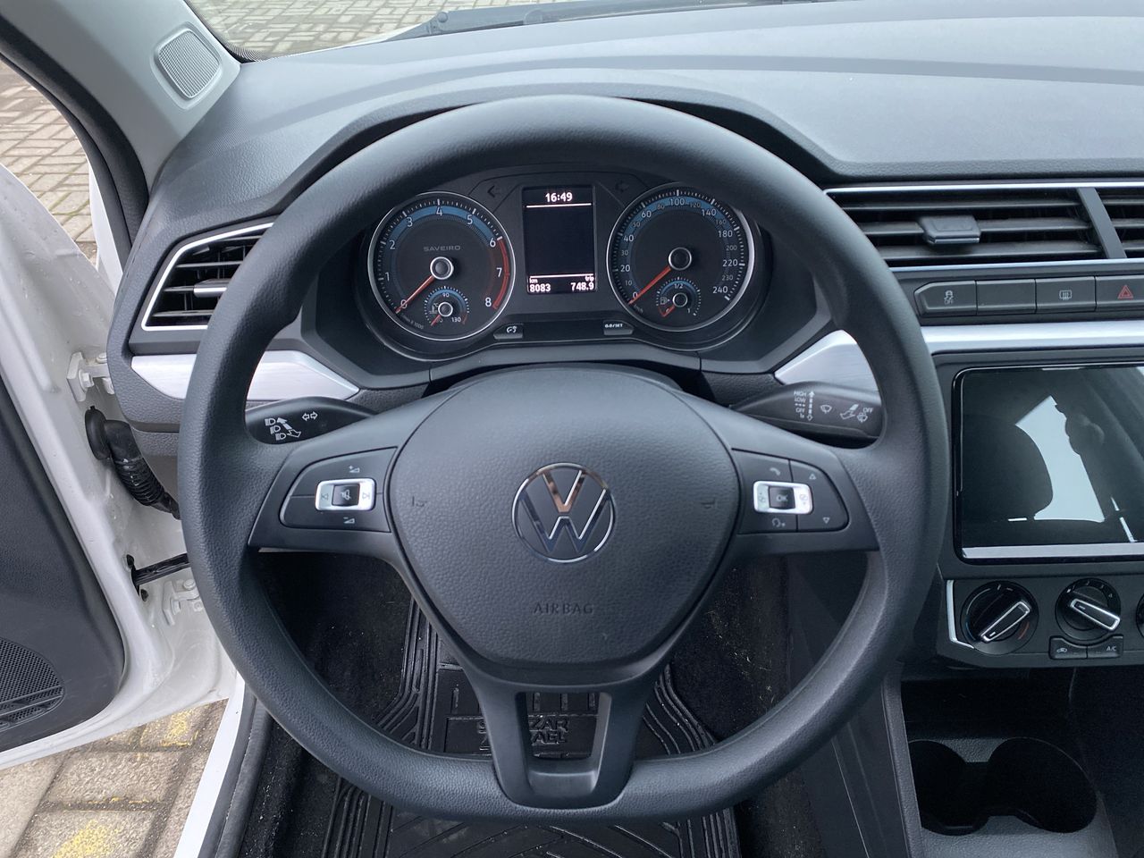 VOLKSWAGEN - 18