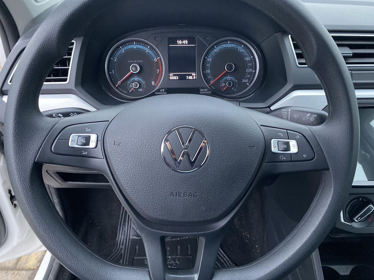 VOLKSWAGEN - 19