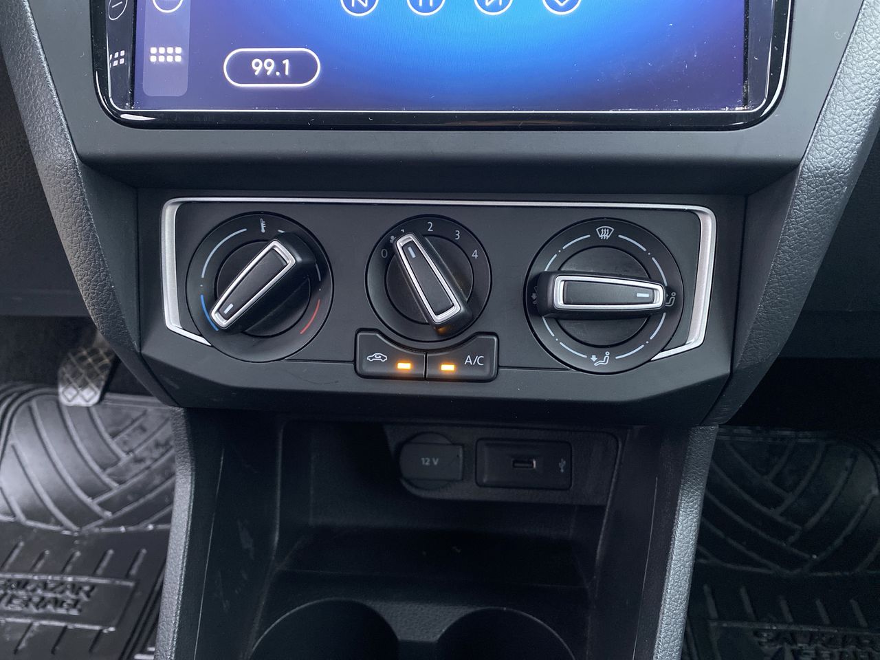 VOLKSWAGEN - 23