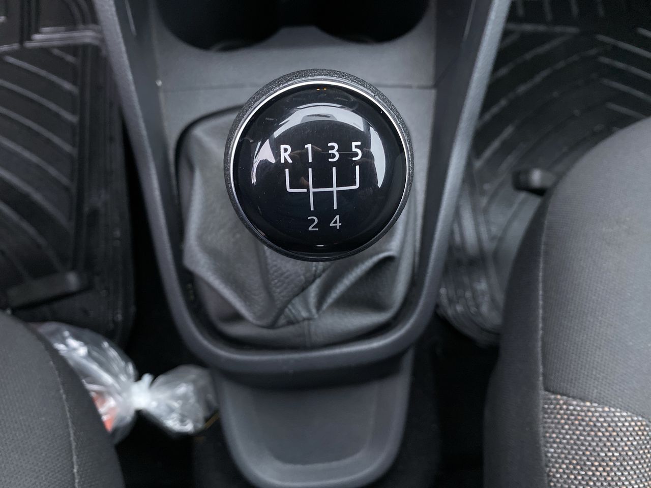 VOLKSWAGEN - 24