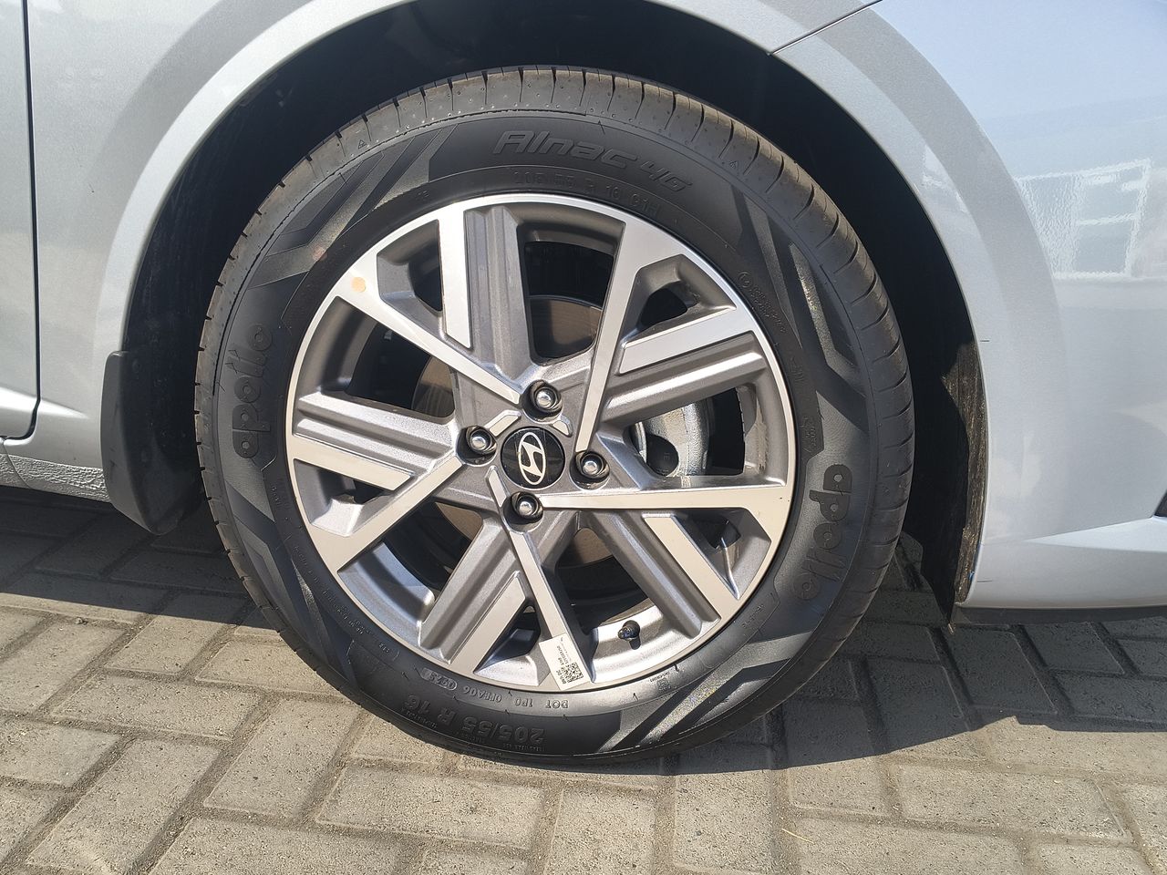HYUNDAI - 17